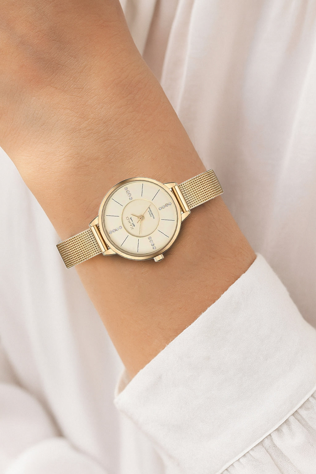 Omax Champange Dial Stainless Steel Mesh Band Gold Watch for Women 00FMB002Q001