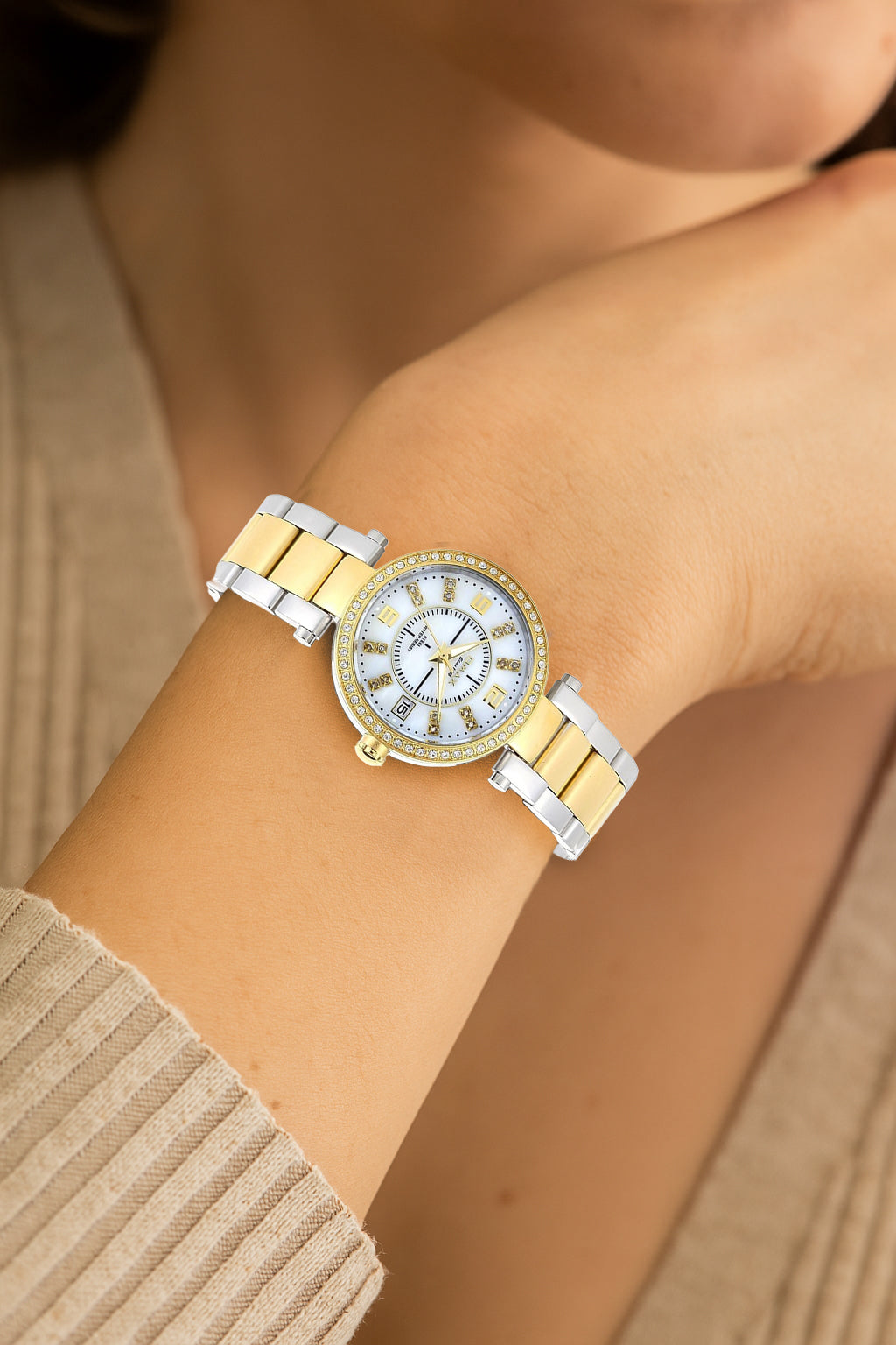 Omax Analog White Dial Gold Silver Gold Stainless Steel Women Wrist Watch with Mother of Pearl Dial-LS194